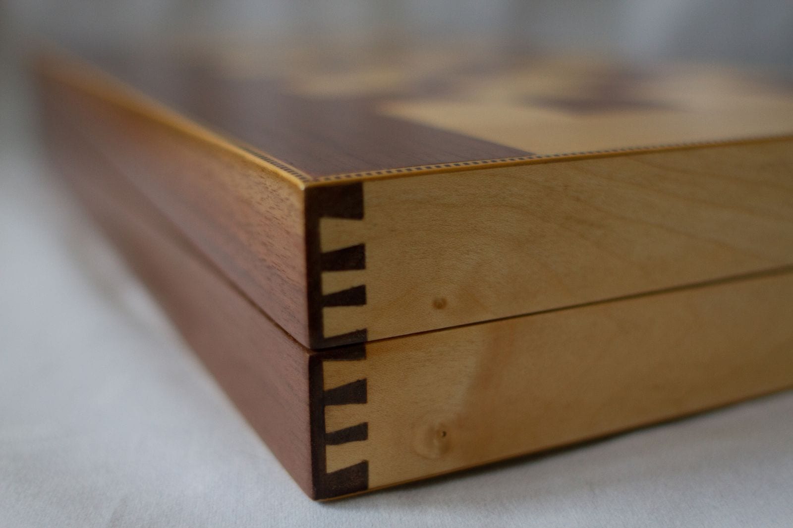 how-to-do-dovetail-joints. 