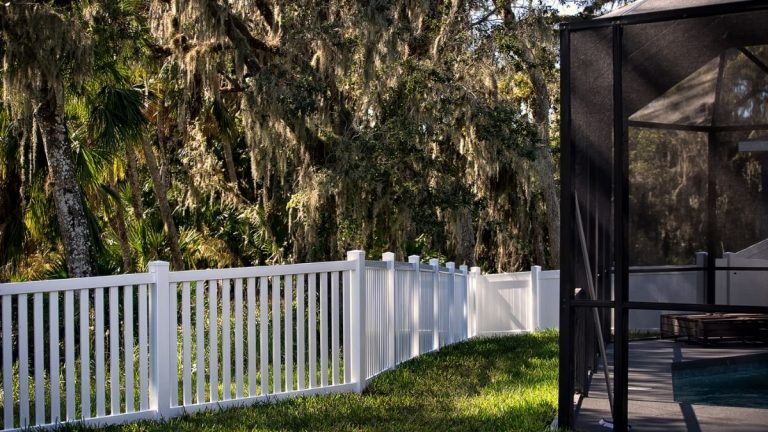 vinyl fence surrounding yard